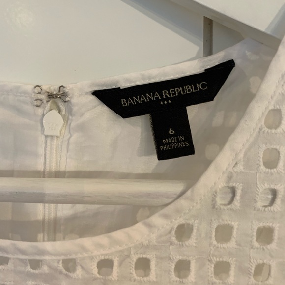 Lace Dress - Picture 4 of 7